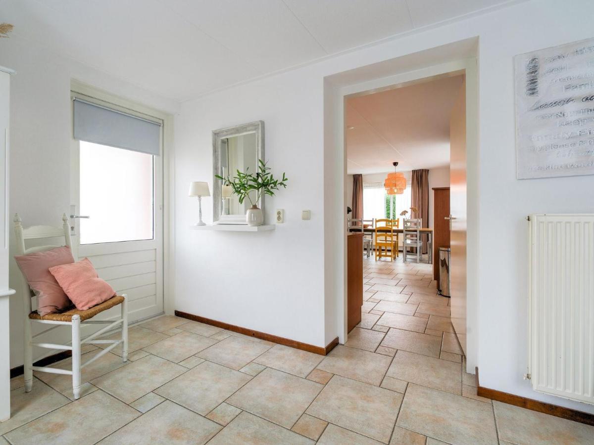 Captivating Holiday Home In Zeewolde Near Forest 외부 사진