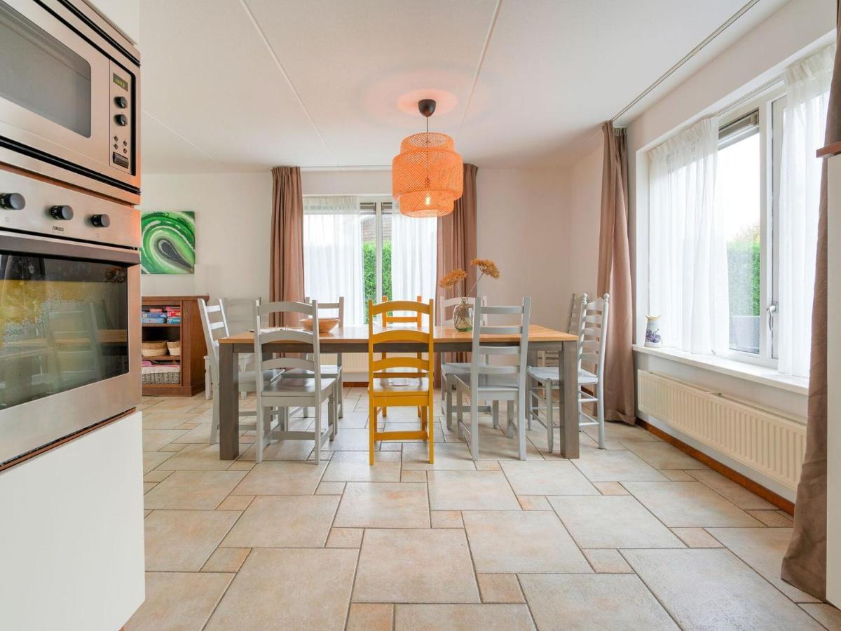 Captivating Holiday Home In Zeewolde Near Forest 외부 사진