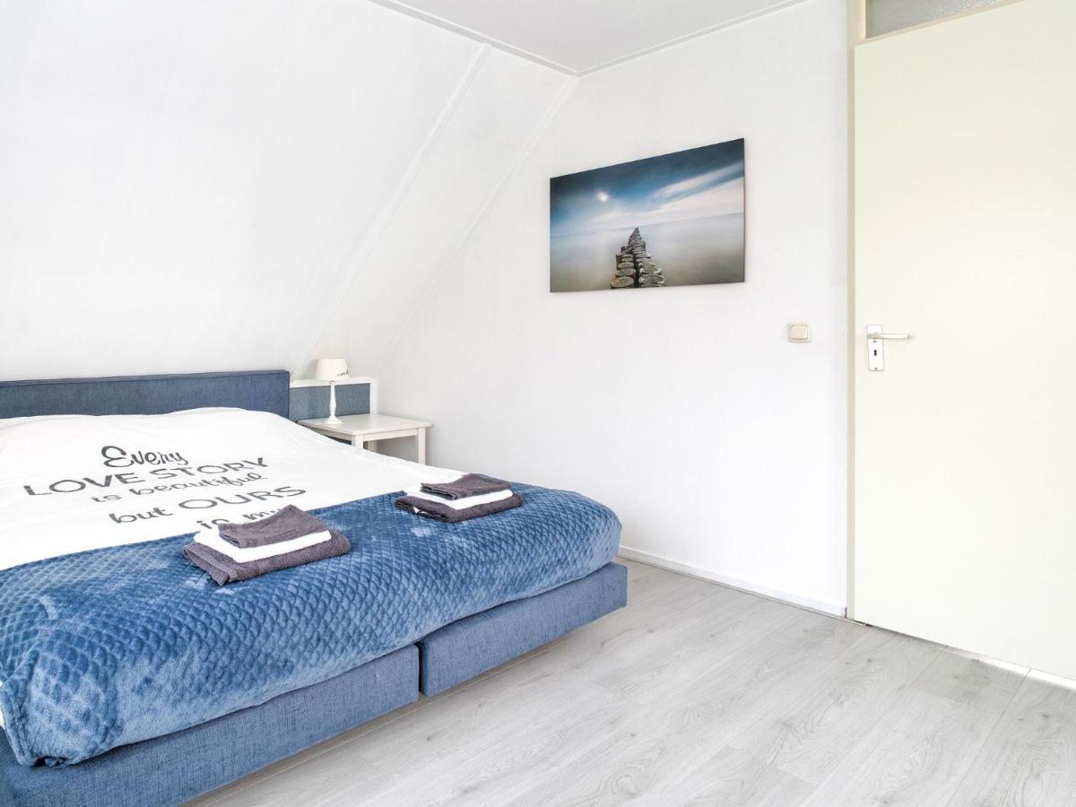 Captivating Holiday Home In Zeewolde Near Forest 외부 사진