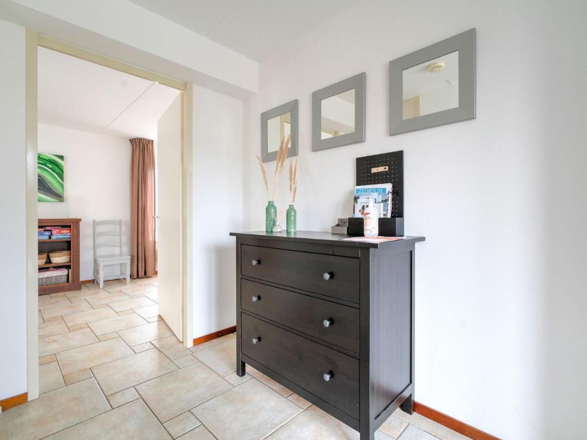 Captivating Holiday Home In Zeewolde Near Forest 외부 사진